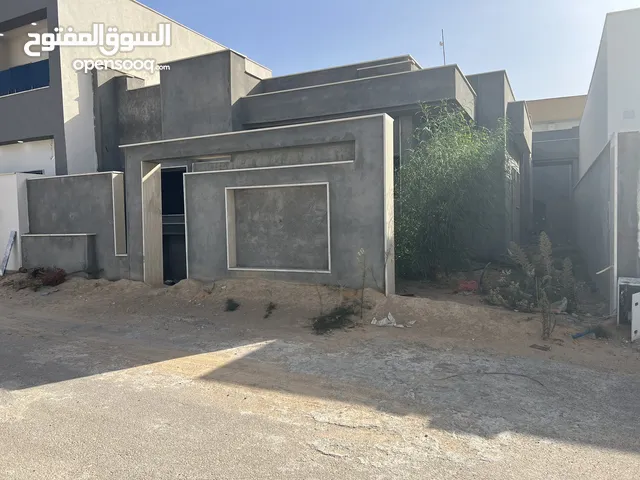 205 m2 3 Bedrooms Townhouse for Sale in Tripoli Ain Zara