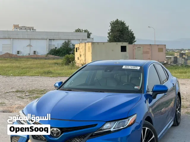 2020 Toyota Camry SE Sedan with Advanced Features and Low Mileage