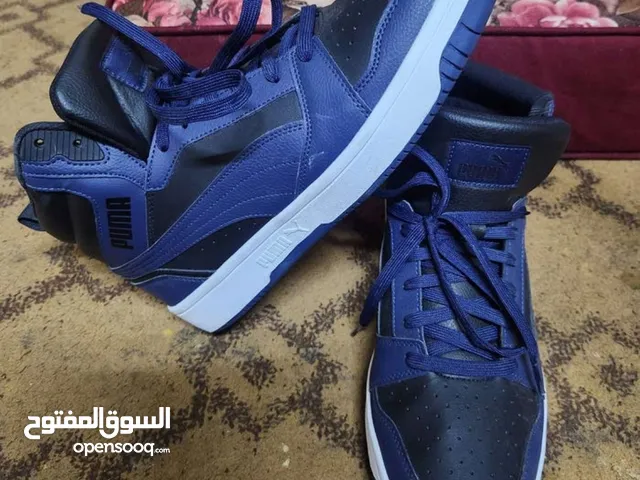 بوت رياضي اصلي نوع بوما نمرة كبيره 44 للبيع