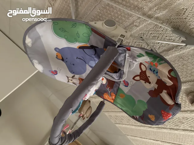 كرسي هزاز للاطفال وسجادة لعب للي محتاجها