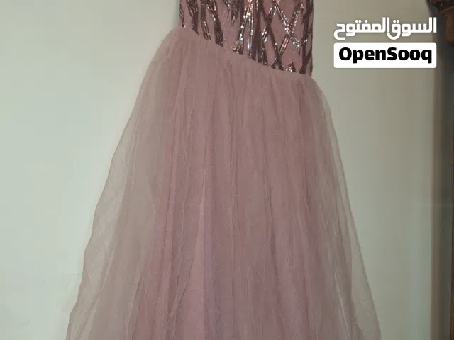 فستان سهرة بناتي وردي بتطريز لامع وتصميم منفوش مناسب لعمر من 16 إلى  18 سنه
