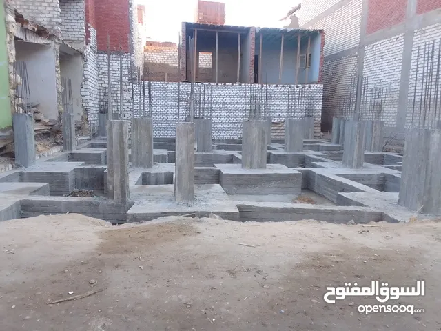 مقاول بناء مصري نخدم بيدي موجود لوح خدمه الله يبارك بني تام من القواعد للسقف بني صور استراحات بيرسود