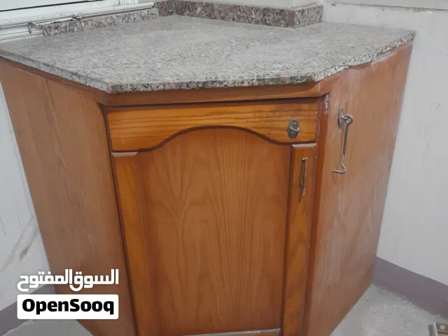 وحدة تخزين مستعملة خشب كونتر 8مم و جرانيت - بحالة ممتازة جدا