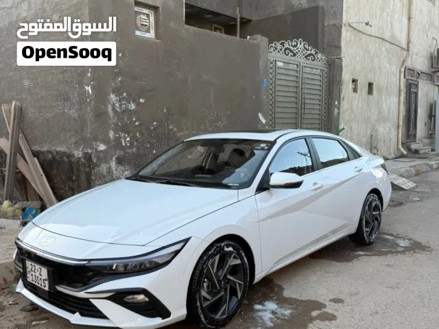 2025 هيونداي النترا Standard