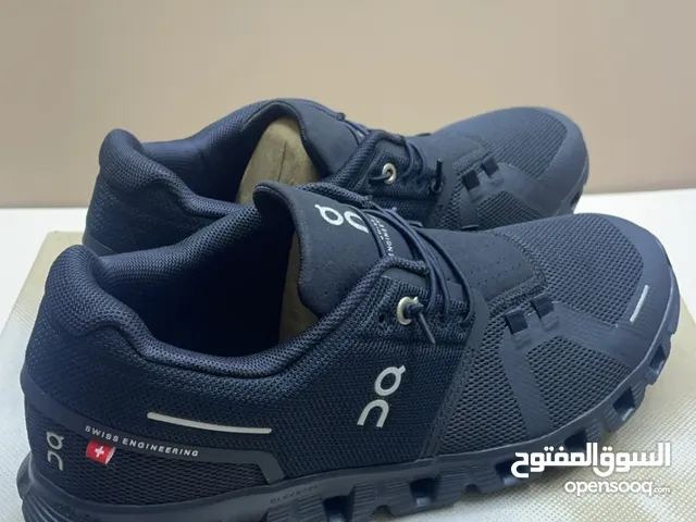 39 Sport Shoes in Kuwait City
