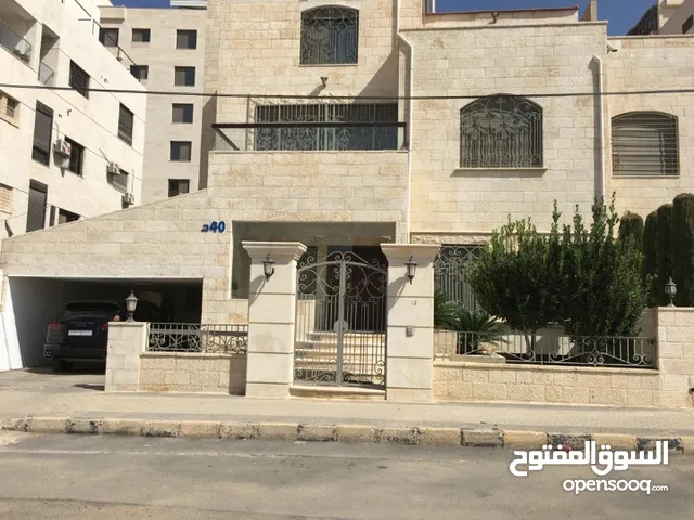 400 m2 4 Bedrooms Villa for Rent in Amman Deir Ghbar