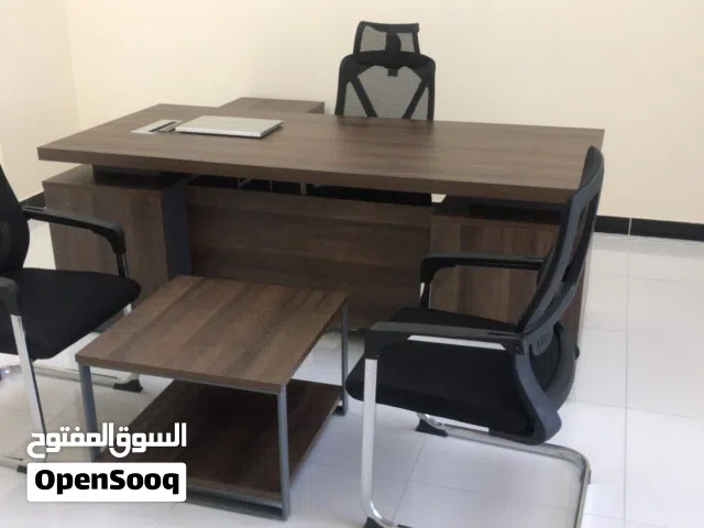 مكاتب وكراسي وأثاث مكتبي للبيع