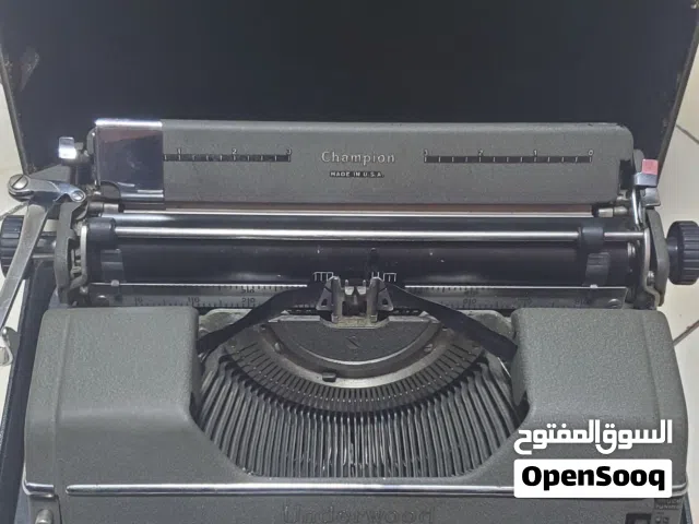 underwood champion English Typewriter with carrying case in good working condition