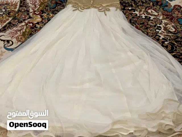 فساتين مستعمله يوم واحد