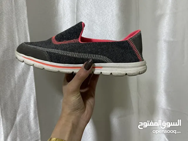 حذاء رمادي مريح للبيع سعر 7