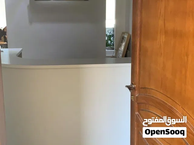 41255 \ مكتب تجاري فاخر للبيع في شارع وادي صقرة – موقع متميز وحيوي!