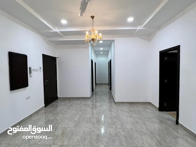 للايجار شقه شامل الكهرباء في قلالي غرفتين ب 240 دينار شامل بدون لمت