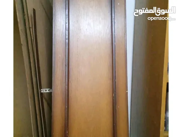 خزانة ثقيلة للبيع بسبب الرحيل ب60