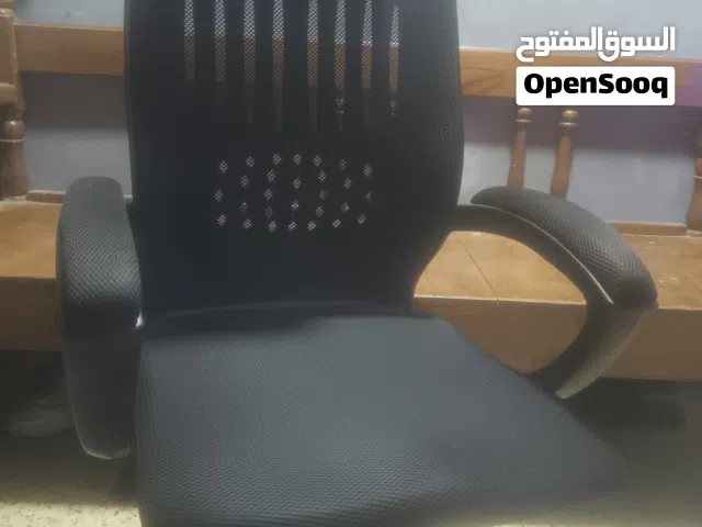كرسي مكتب استعمال شهر ونصف بحالته