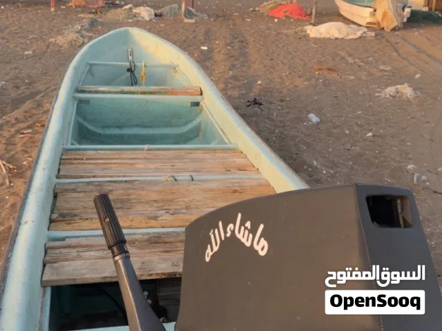 اللبيع قارب 22 مع مكينه 40 جدا نضيفه