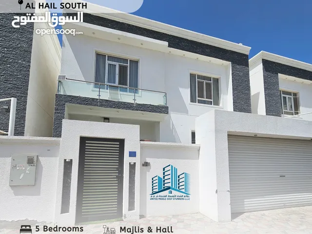 360 m2 5 Bedrooms Villa for Sale in Muscat Al-Hail