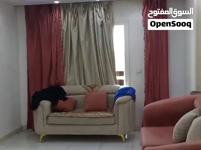 شقه للبيع تشطيب الترا سوبر لوكس  مقطم هضبه وسطي