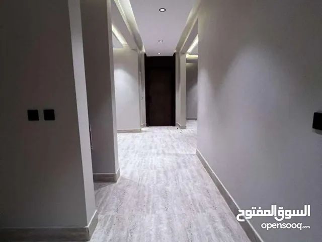 160 m2 3 Bedrooms Apartments for Rent in Buraidah Al Iskan