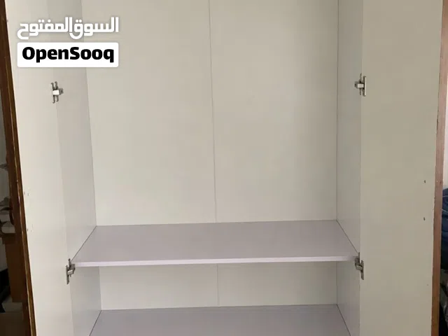 خزانة للبيع