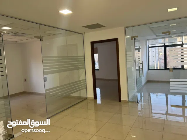 مكتب للبيع تمليك في البيره في البالوع قرب المحكمه مساحه 225م