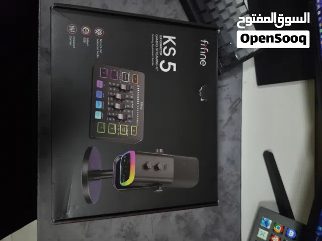 صندوق Fifine مكون من مايك تقدر تشغله ب Type-c او XLR من المكسر و معه سلك XLR