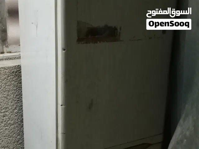 ثلاجه اسبانيه حجم كبير