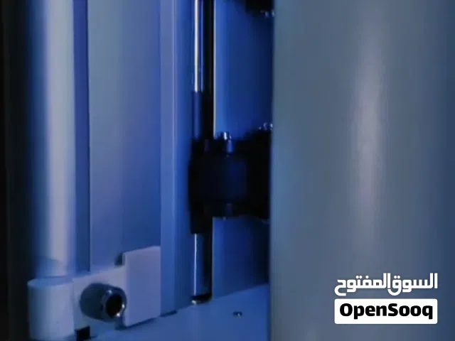 ماكينة قص "اسكرينات" وحماية الهواتف من شركة AR Accessories.