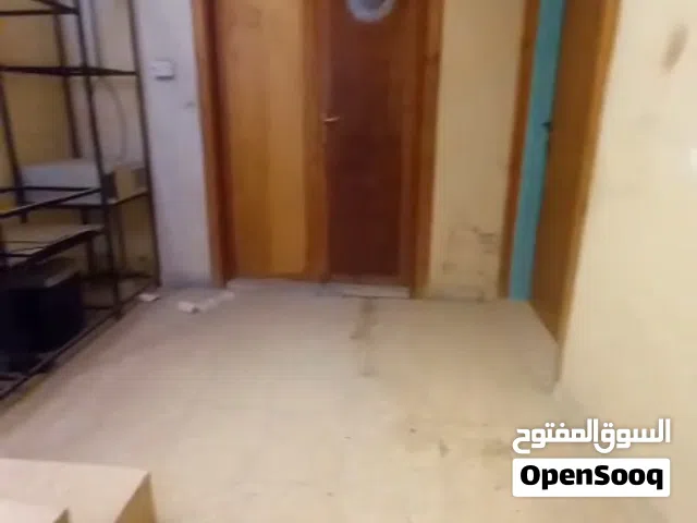 يوجد شقة للبيع الطابق الثاني