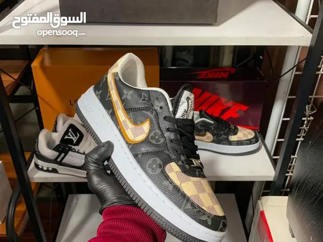 45 Casual Shoes in Benghazi