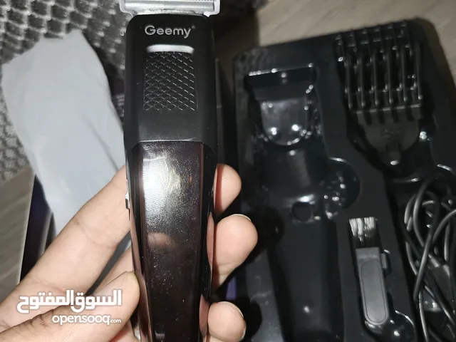 ماكينه حلاقه صفر كيمي جديده لم تستعمل للبيع ... بسعر ببلاش تقريبا .. طبعا كل الاغراض معاها ..