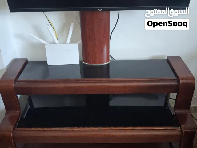 طاوله شاشه جديده وتقيله خشب زان تفصيل للبيع