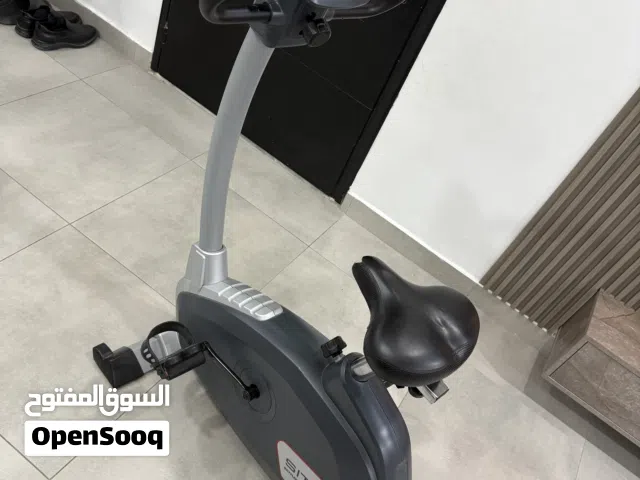 تردميل وعجلة رياضية بحالة ممتازة كالجديد للبيع