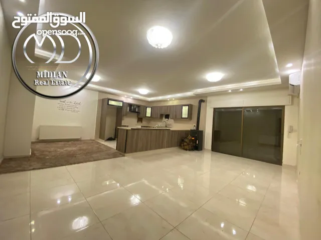 شقة شبه ارضي للبيع خلدا مساحة 135م مع ترس 40م تشطيبات سوبر ديلوكس تصلح للاستثمار