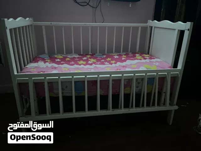 اغراض اطفال بحالة ممتازة بالفروانية قطعة 2