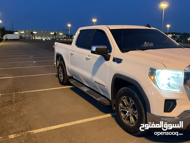 Used GMC Sierra in Sharjah