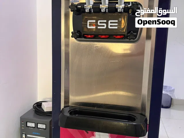 مكينة صنع آيس كريم