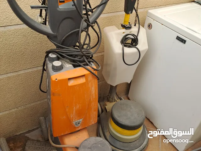 معدات تنظيف للبيع