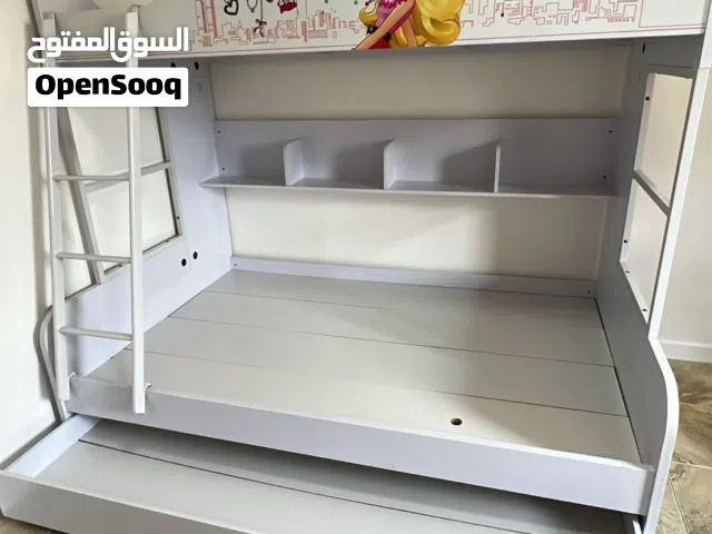 سرير طابقين (باربي) مع مساحة لثلاثة تخوت