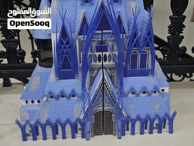 frozen castle with accessories