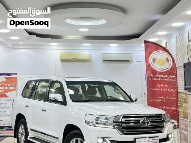 لاندكروزر 2017 GXR V8 خليجي لموتر نظيف بحاله جداً ممتازه شغل وتوكل
