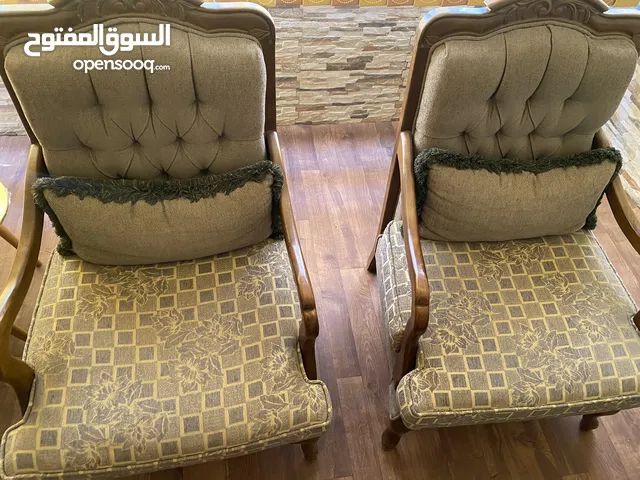 اربعه كنب خشب للبيع السعر قابل للتفاوض