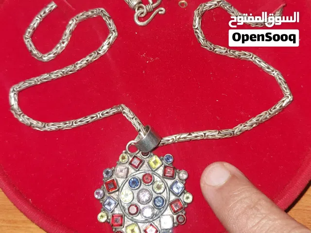 قلادتين نسائيه وحده عين النمر وحده مرصعه احجاز كريمه................................................