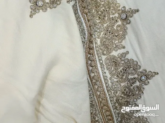للبيع ملابس مستعمله ماركات عالميه احدث الموديلات