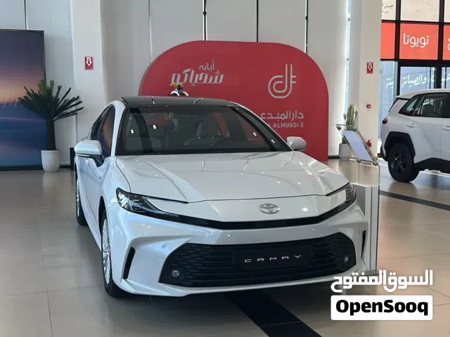 2025 تويوتا كامري LE