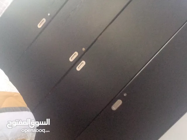 غرفة نوم سرير وخزانةوكمدينة عدد2والتسريحة