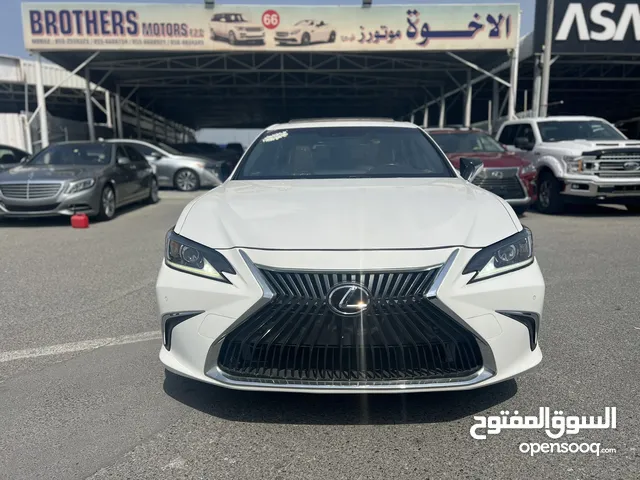 Lexus ES ES 300 in Ajman
