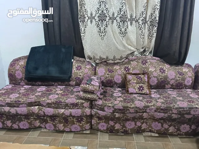 موجود طقم كورنر للبيع في المزار الشمالي نضيف بحال جديد جاحز للاستخدام الكورنر تفصيل قابل للتفاوض
