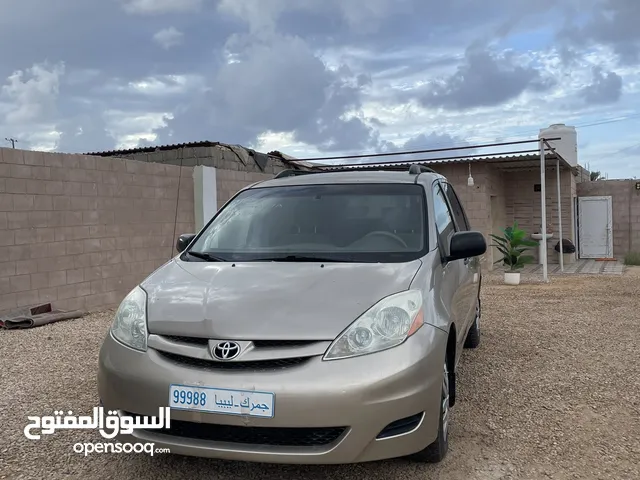 Used Toyota Sienna in Zawiya