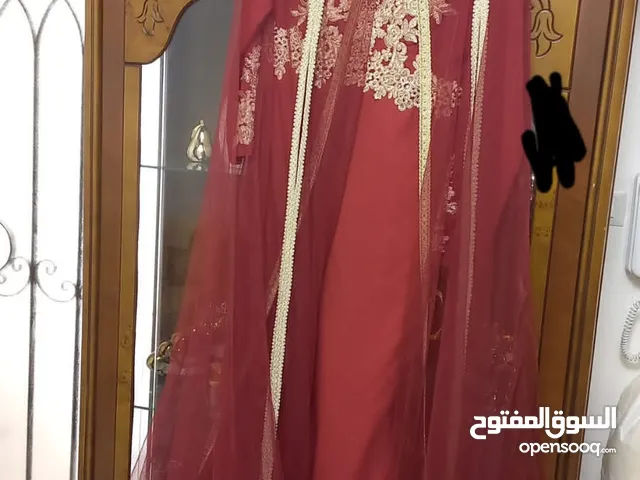 قفطان على شكل فستان