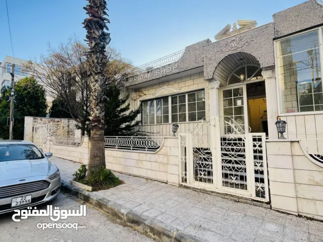 فيلا غير مفروشة للإيجار مساحة 280 بموقع حيوي في اربد